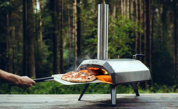 Ooni Karu Pizza oven & Gasbrander (multifeul) Met gratis pizzashep ter waarde van 49.95 Vuurbak. 